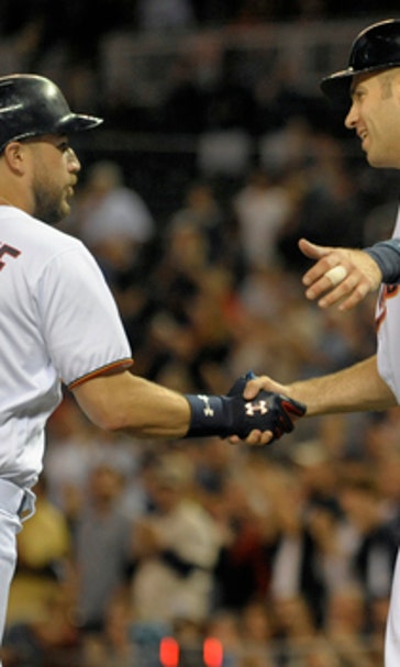 Buxton, Plouffe homer to lead Twins over White Sox 8-5